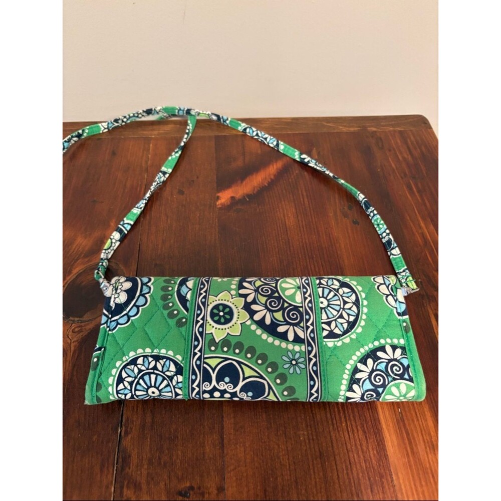 VERA BRADLEY Sleek Wallet Crossbody Cupcake Green 10613-021 - Picture 10 of 12